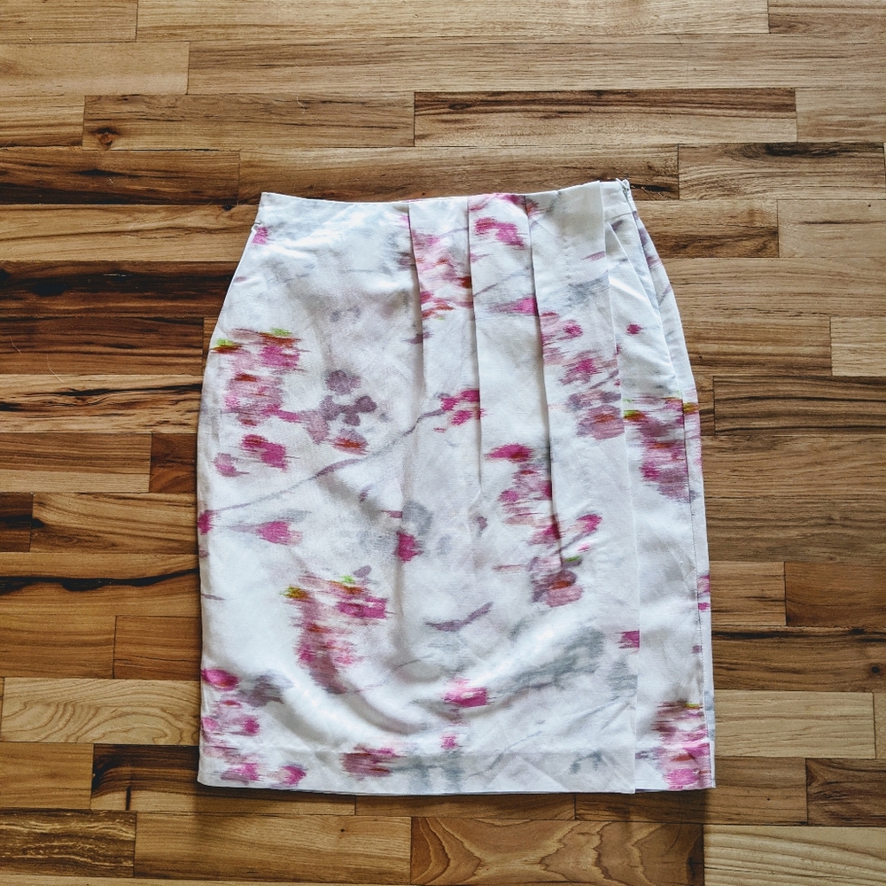 NWT size 0 Banana Republic watercolor pencil skirt